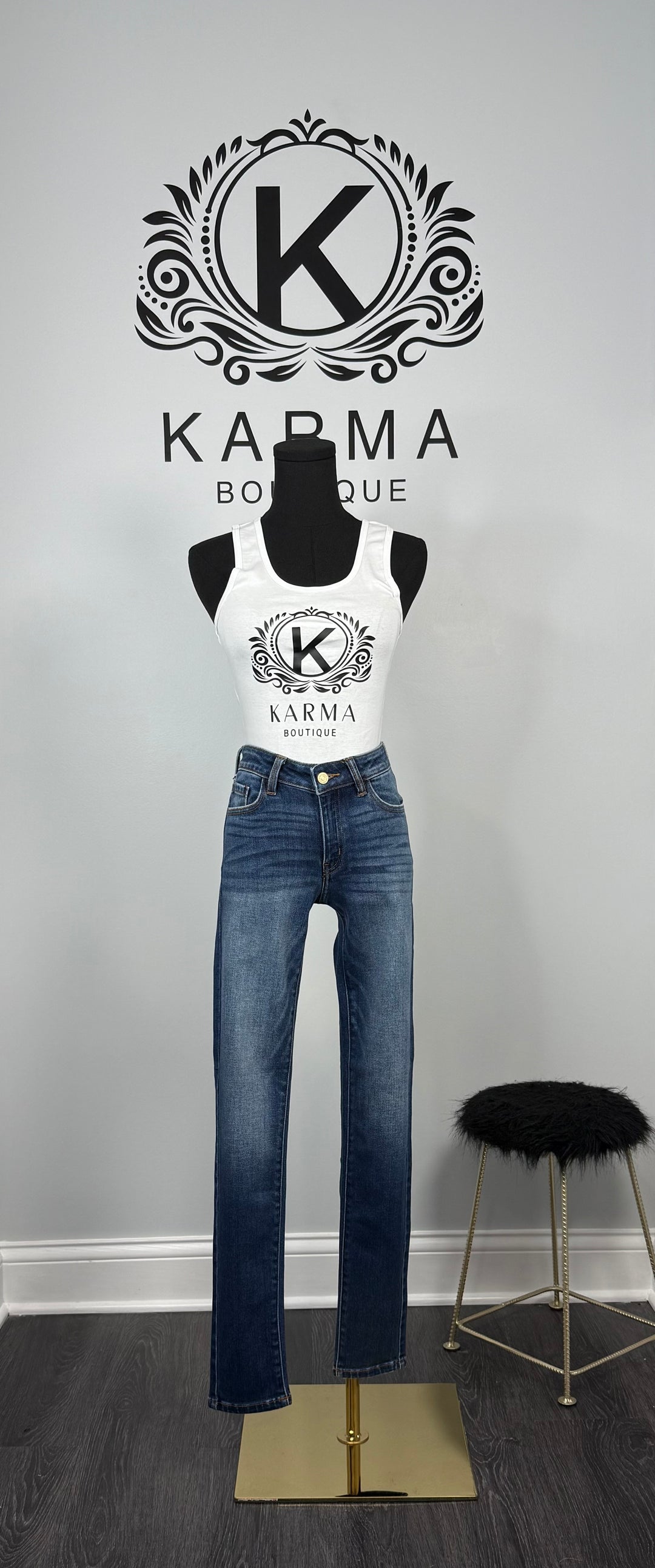 Classic But Still Sexy Mid Rise Super Skinny Jeans